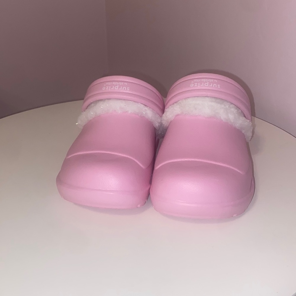 Toddler Pink slip on light up shoes. Size 9